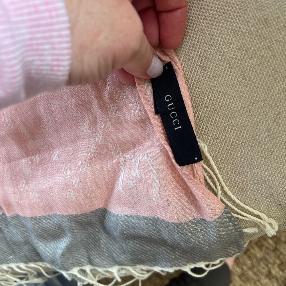 Gucci Cream and Gray Scarf Wrap